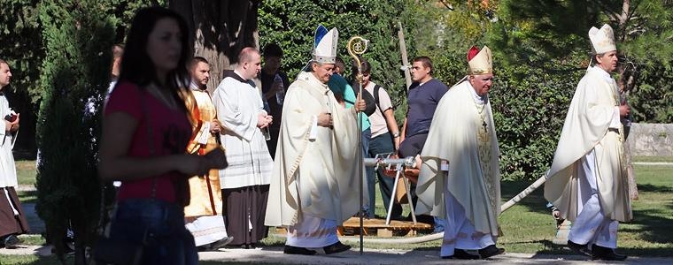 Pazi, škakljivo: vjeronauk u školi