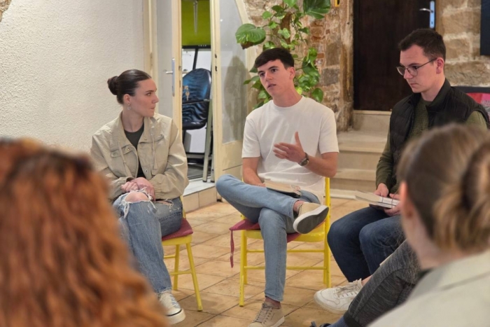 U Zoni saznajte razliku između ljubomore i ljubavi, ali i tko je najbolji u šahu