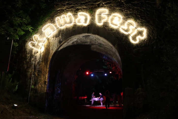 Kawa fest seli na Gradinu uz Letu Štuke, Plavi orkestar i Baru i Majke
